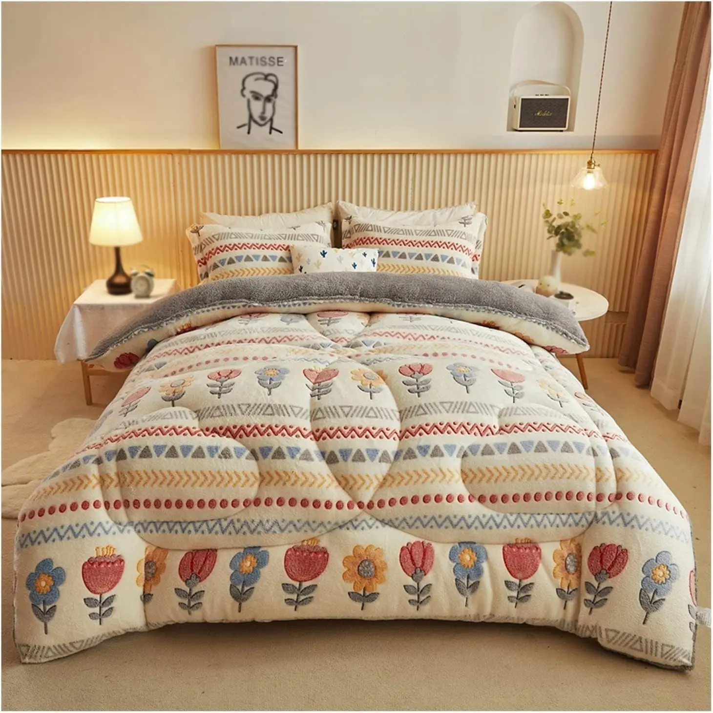 PureWeav Double-Sided Cozy Comforter: Snowflake Velvet (Side A) & Lamb Fleece (Side B), Adorable Floral Print & Quilted for Lasting Warmth luxurious comforter Machine Washable oversized Super Fluffy Duvet comforter queen size