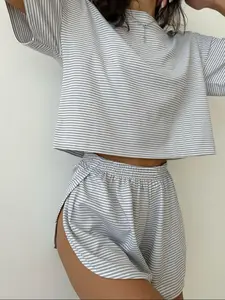 Women's New Stripe Round Neck Loose Short Sleeve Shorts Set, Casual Two-Piece Home Wear, Below the Ankle Fit, Hearts Pattern