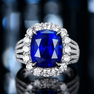 5-Carat synthetic burnless royal sapphire ring with 18K gold-plated imitation zircon live ring.
