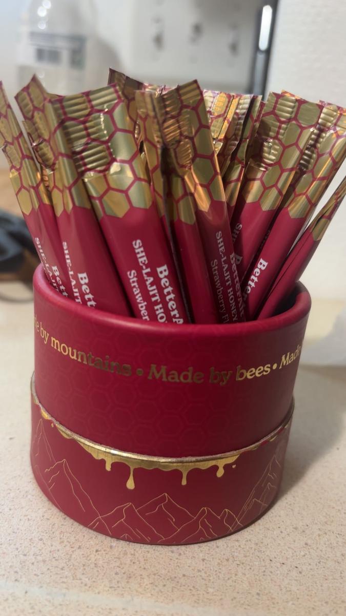 Item: 30 Strawberry Sticks