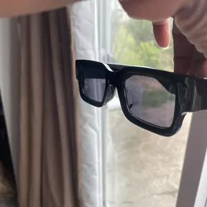 Cliente usando Gafas Premium