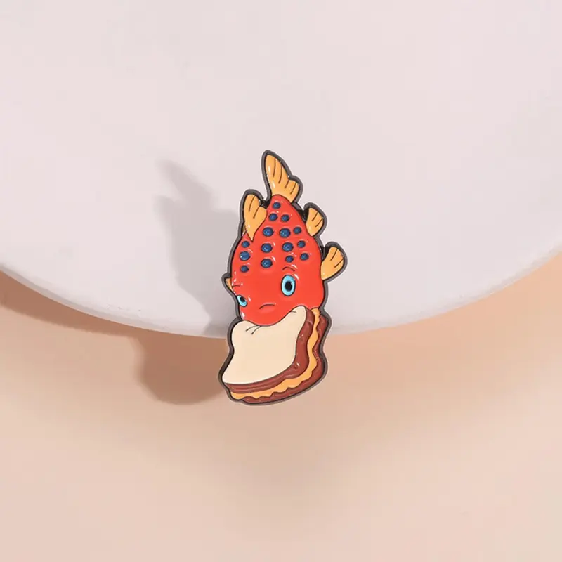 Cute Cartoon Fish Design Brooch, Fashion Alloy Badge for Daily Clothing Decor, Trendy All-match & Exquisite Brooch for Birthday Gift, Durable Metal Pins, Lapel Pin, French Pin, Clip