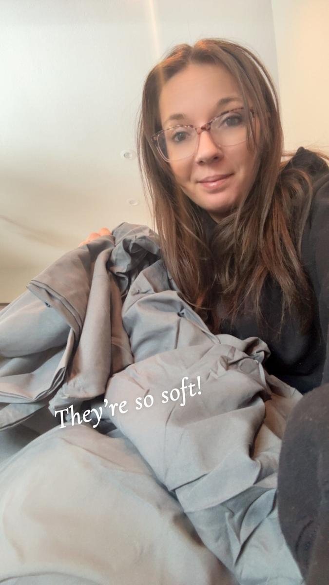 Item: Dark Grey, Queen