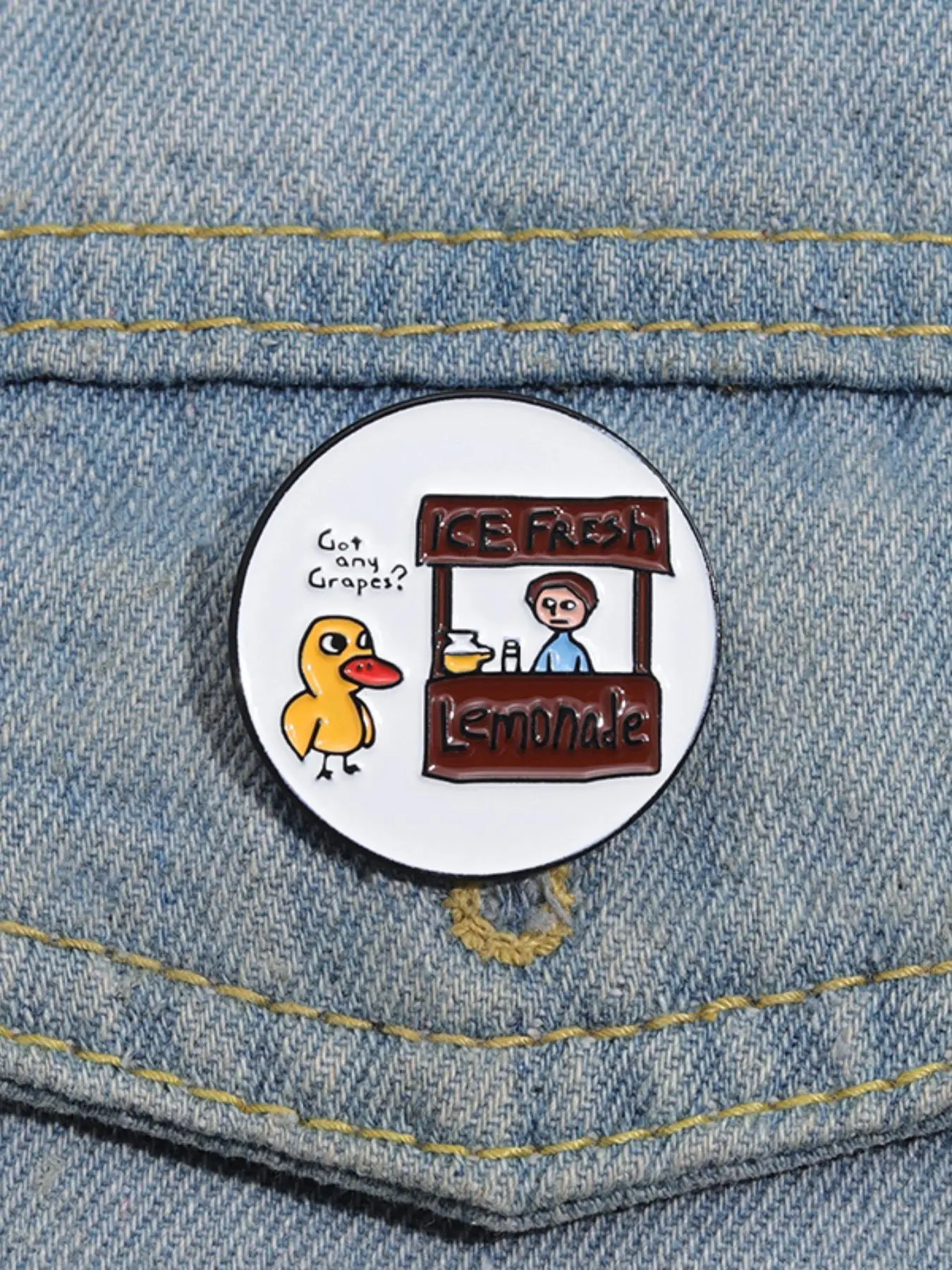 Cartoon Duck & Lemonade Store Design Round Shaped Brooch, Cute Fashion Alloy Pin for Daily Vacation Holiday Party Gift, Mother's Day Gift