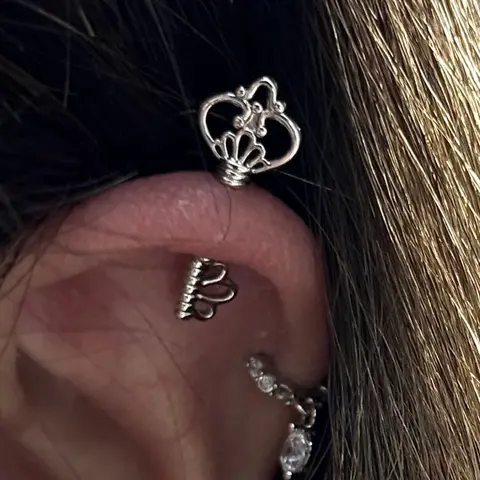 Niche Hollow Key Shape Stud Earrings - Titanium Steel Screw Fastening, Sleepwear Safe Artificial Gemstone Ear Bone Jewelry, Unique Design, Hollow Stud Look, Niche Look