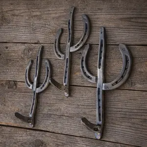 Hand-Forged Horseshoe Cactus Wall Decor – Rustic Metal Farmhouse Art