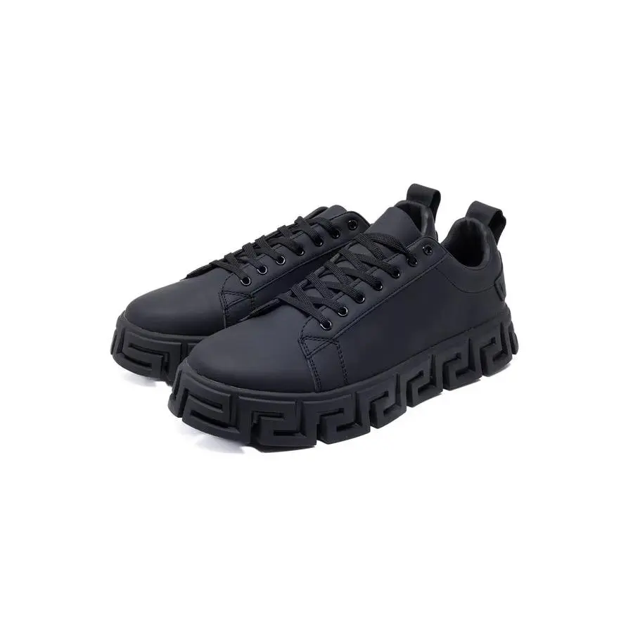 Nifty Low Top Sneakers