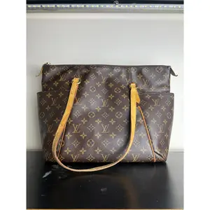 Pre-owned Canvas Shoulder Bags Louis Vuitton Monogram Totally PM