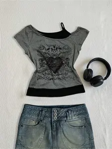 Women's Gothic Heart Element Graphic Print Crop Top, Slim Fit Sleeveless Design, Trendy and Versatile for Dates, Campus, and Sports