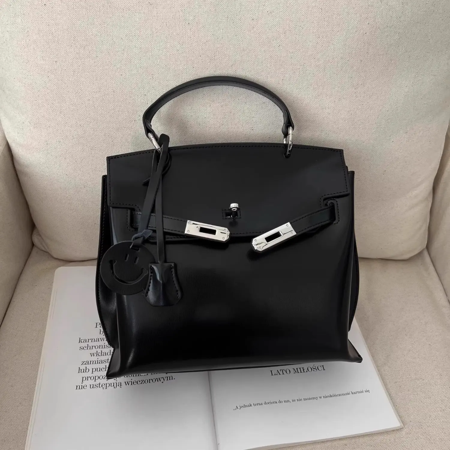 👜 Timeless Grace – Genuine Leather Structured Shoulder Bag | 14" Elegant Tote with Adjustable Strap