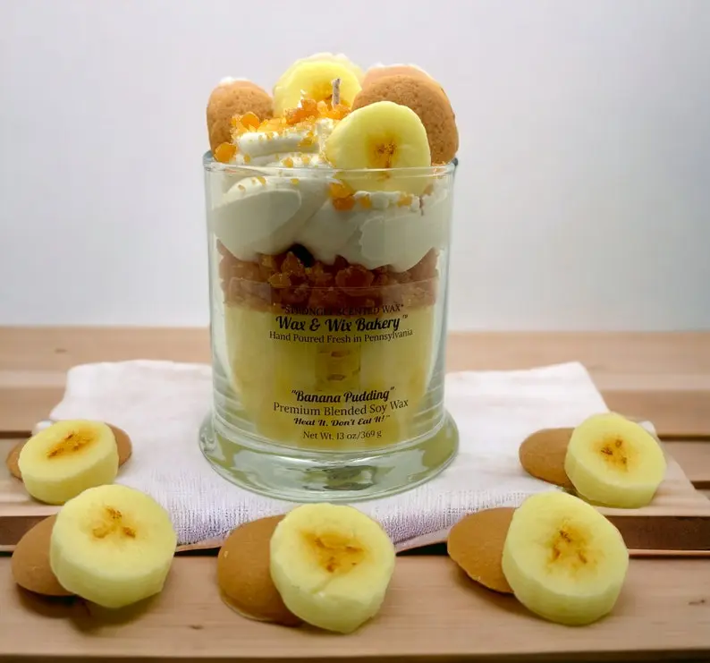 Banana Pudding Candle. Large 13 oz. Soy Candle/Banana Slices/Vanilla Wafers/Strongly Scented Candle/Dessert Candle/Bakery Candle.