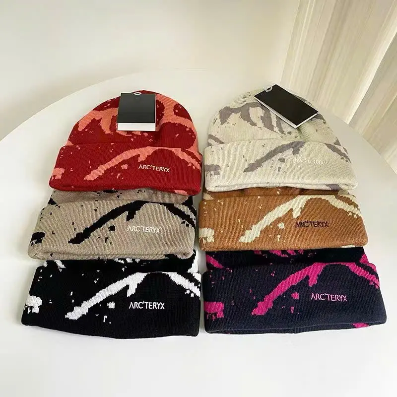 Arc'teryx Winter Abstract Beanie – Unisex Knit Winter Hat, Warm Skull Cap with Abstract Swirl Pattern, Soft Stretch Beanie for Skiing, Hiking & Everyday Wear