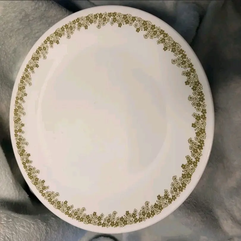 Corelle Crazy Daisy Aesthetic Stylish Glass Dinner Plate, Durable Kitchenware for Serving Meals