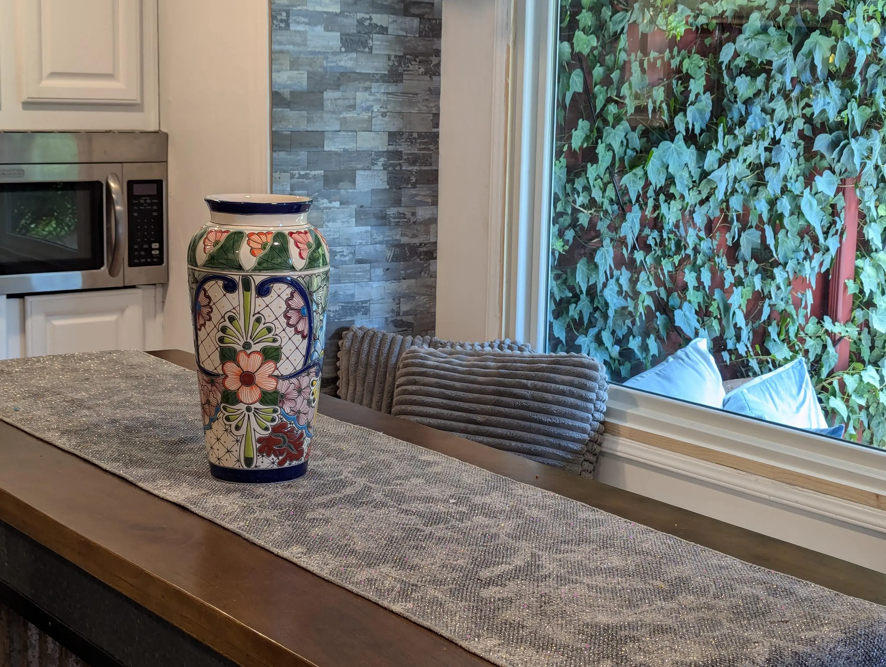 Talavera Vase is Exquisite Handmade Mexican Pottery | Decorative Ceramic Vase is Gorgeous Centerpiece for Home Decor - Gardenia pattern