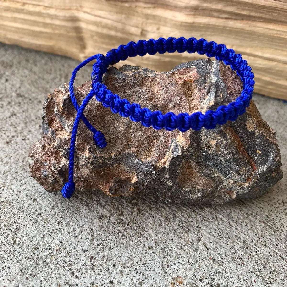Unisex Blue Friendship Bracelet - Perfect for Any Occasion