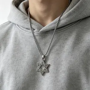 Men's Titanium Steel Geometric Interwoven Star Necklace, Versatile Everyday Streetwear  Costume  Accessory smooth chain religious  pendant double color changing kissyan initial miami hip-hop style  item summer love nana jewelry heart Bubble beaded david