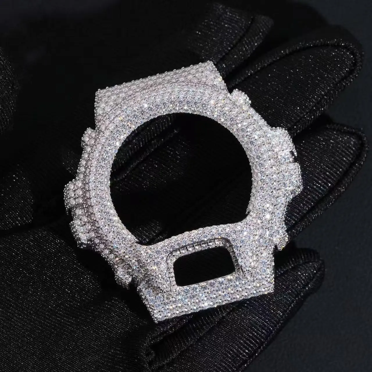 M2-2413 Retro Hip Hop Iced-Out Moissanite Watch Case - Fashion Wristwatches with Old School Vibe, Timeless Bezel for Classic Street Style Outdoor Fun, Casual Watch