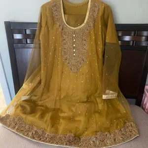 Pakistani Panjabi 3 Peace Party Wear Dress Embellished with Intricate Beading & Gold Accents for Festive Occasions