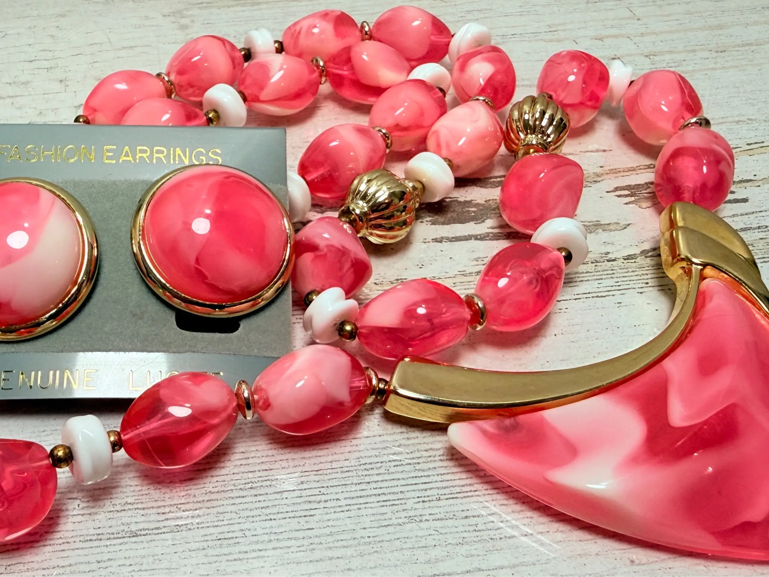 Vintage 1960s Classic Jewelry Sets for Women, New Old Stock Pink & White Swirl Lucite 2-Piece Necklace and Button Style Stud Earrings with Gold Tone Spring Clasp, Romantic Aesthetic for Any Occasion, Bead, 16.25 Inches, Female