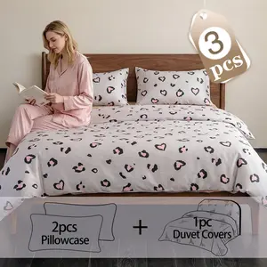Minimalist Down Comforter Set, Fashion Plaid Bedding, Soft Durable Fabric, Zipper Closure & Pillowcases Included, Ideal for Dorms & Homes