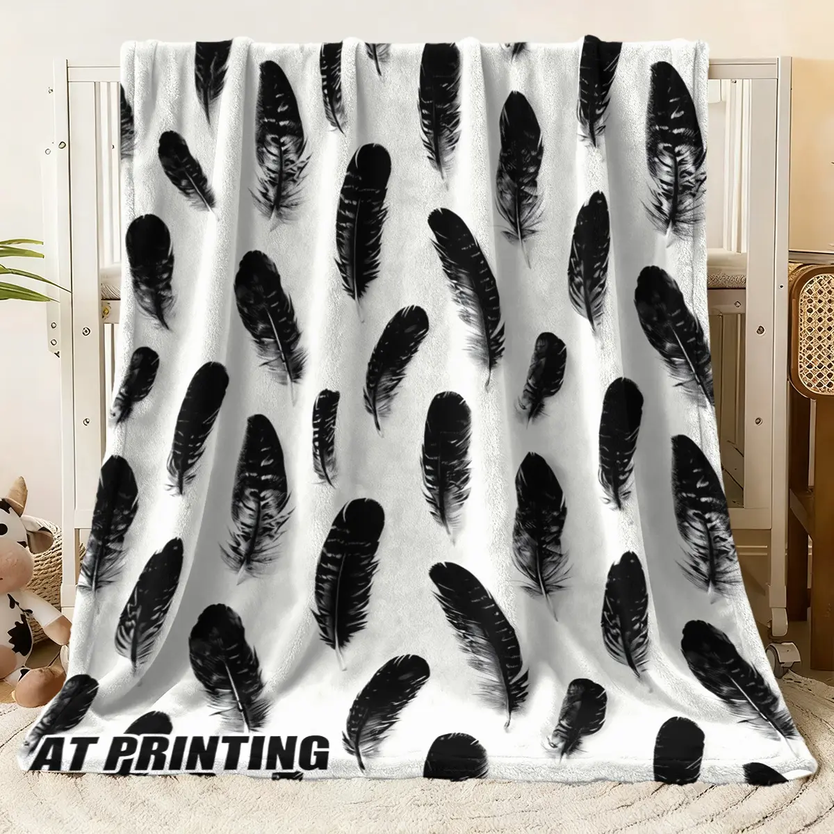 Soft Flannel Feather Print Blanket - Cozy Plush Fleece Throw for Bed & Couch. This all - season blanket features a striking black feather pattern on a white backdrop, adding a touch of elegant