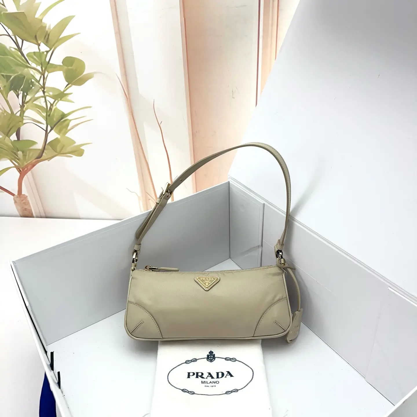 Pre-owned PRADA Nylon Shoulder Bag 0810 raye 21680413