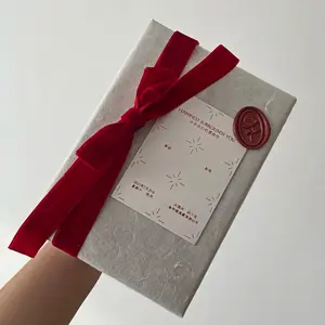 Customized High Quality Simple Wedding Accompaniment Gift Box with Ribbon