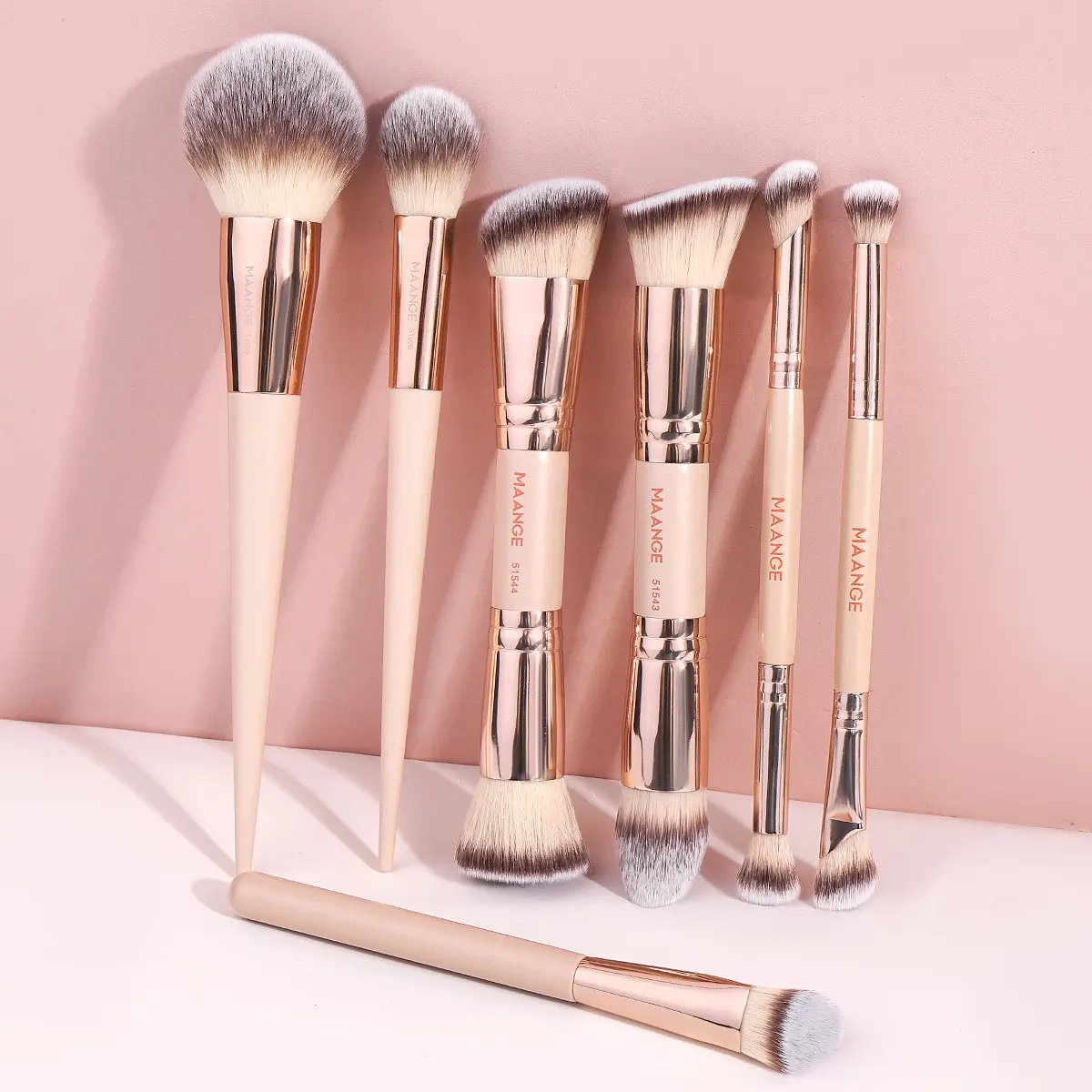 Maange 7-Piece Makeup Brush Set, Foundation Brush, Blush Brush, Loose Powder Brush, Eyeshadow Brush, Concealer Brush, Ideal for Home and Travel, Easy Maintenance, Cosmetic Brushes, Makeup Brushes Kit