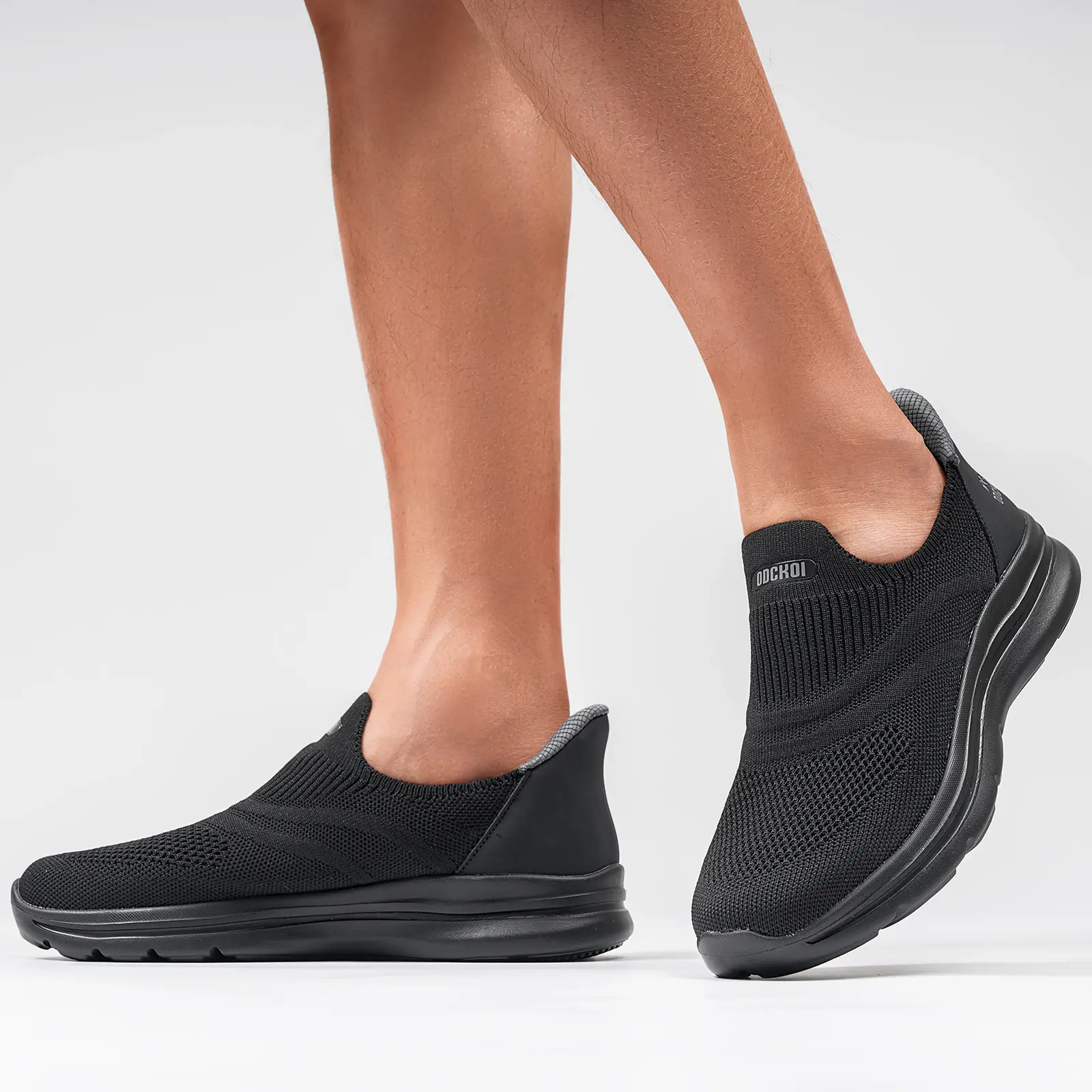 2026 Men's Slip-On Running Shoes Laceless Design Lightweight & Breathable Outdoor Sports & Casual Road Running.Men Fashion Sneake.1640