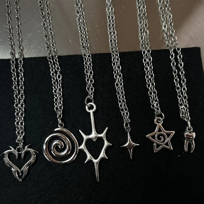 Unisex Flail Fire Heart Teeth Pendant Chain Necklace, Grunge Punk Casual Wear Chain Jewelry Necklaces for Fashion Enthusiasts
