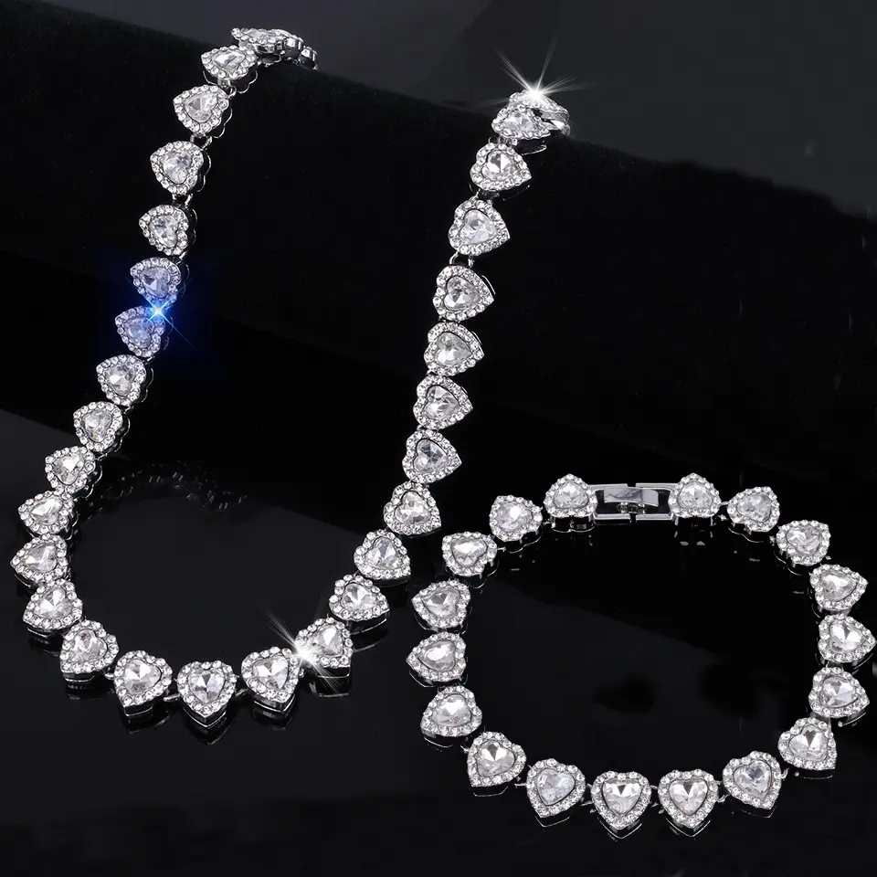2 Piece Heart-Shaped, Heart Pattern, Elegant Jewelry Set (Necklace & Bracelet ),Iced Out Cuban Chains, Perfect for Weddings, Bridal Wear, Parties,Date Nights & Valentine's Day Gifting