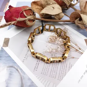 Pre-owned Dior Gold Tone Bracelet T10286188