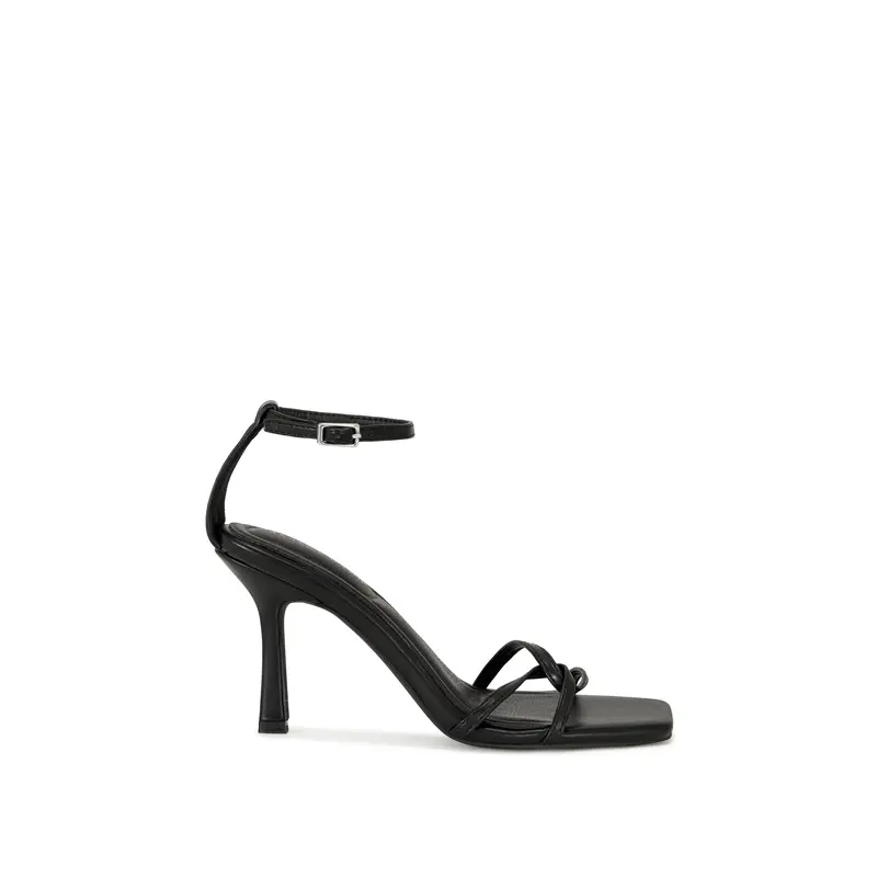 VERA WANG サンダル ミュール Vera wang sandal in calf - TikTok Shop