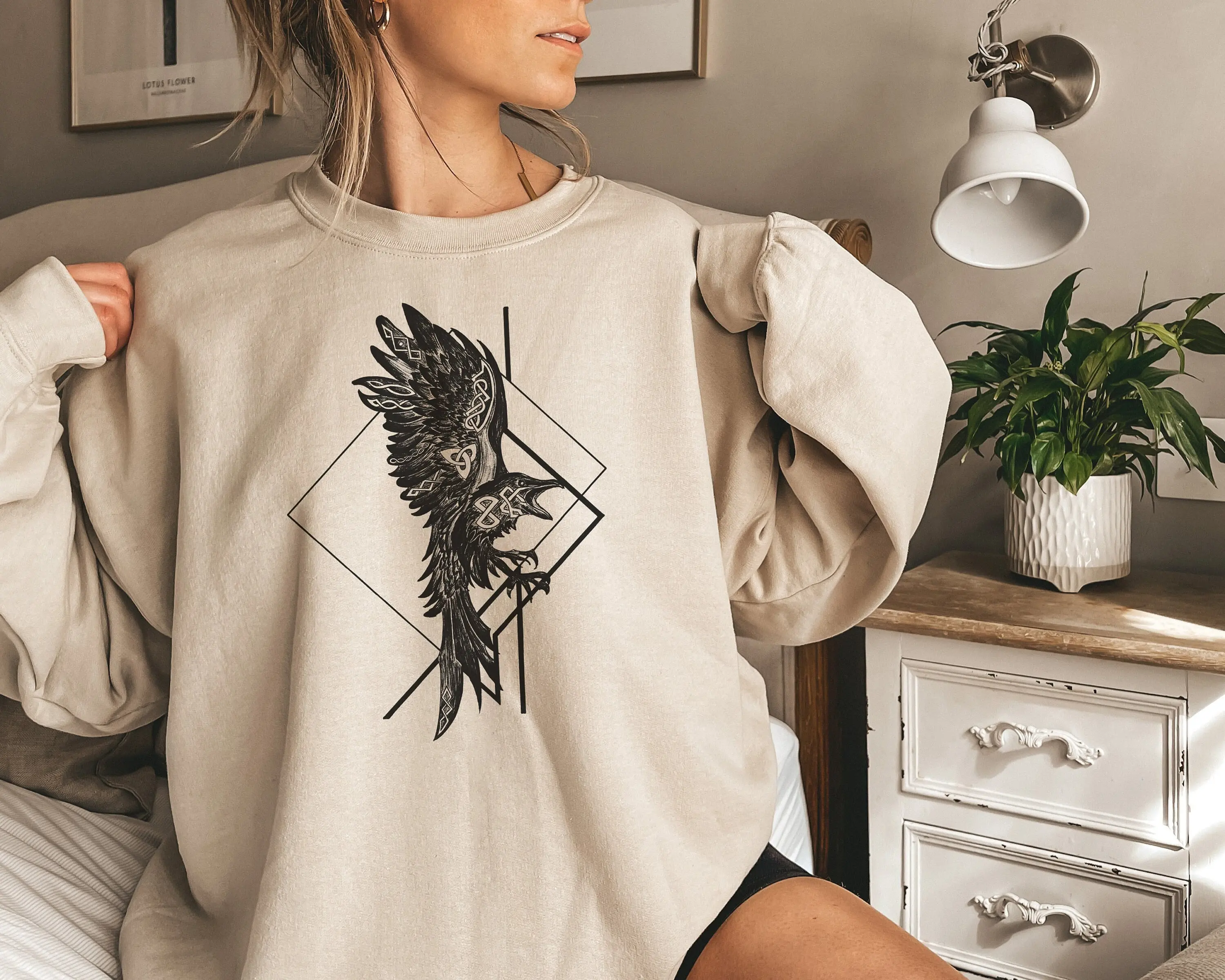 Odin Raven Viking Sweatshirt Graphic Crow Crewneck Animal Print Unisex Tee Vikings T-shirt Valhalla Tee Norse Mythology Gift Free Shipping