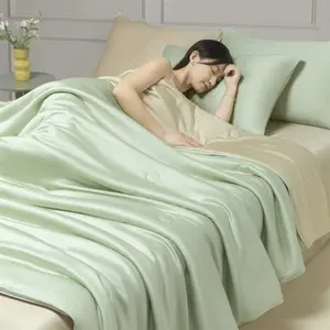1pcs Solid Color Summer Air Conditioner Blanket, Lightweight Thin Quilt, Single Piece, No Bed Sheet or Pillowcase Included