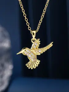 18K gold-plated hummingbird pendant necklace - an elegant bird shaped necklace with a durable copper base and 18K gold-plated coating, inlaid with artificial zircon, cute animal themed jewelry, suitable for year-round wear, daily use or special occasions,