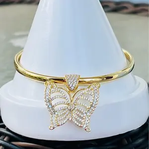 14k Gold-Plated Open Pendant Bracelet 7”