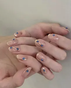 Emma:Beautiful Handmade Nails Open InLive