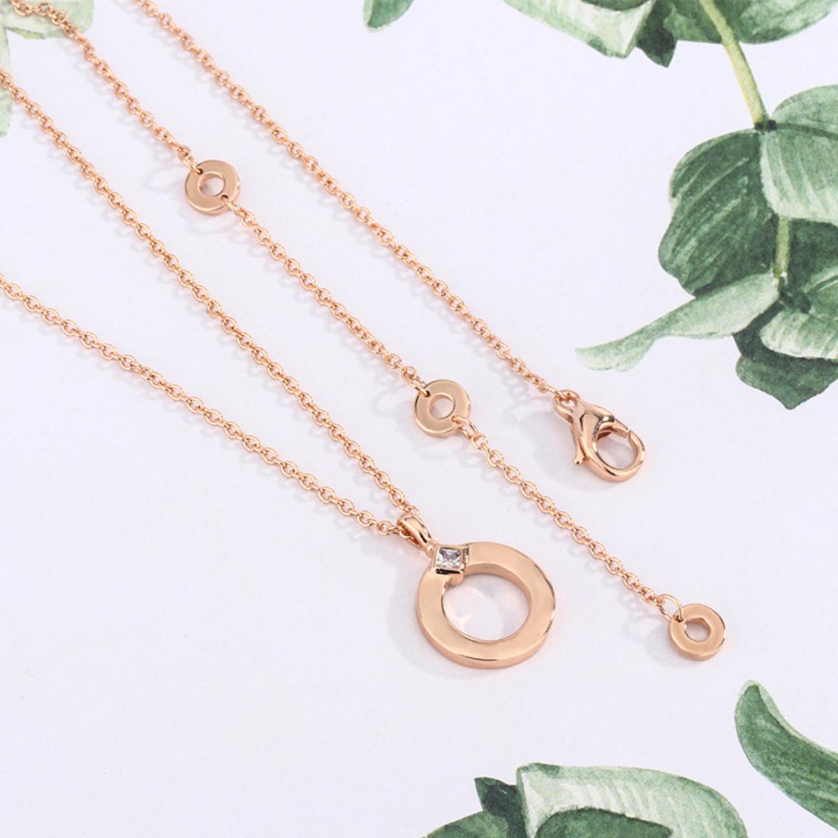 Luxury Modern Artistic Geometric Rose Gold Circle Pendant Timeless Necklace Jewelry