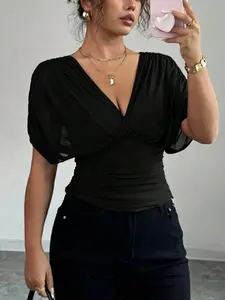 Batwing Sleeve Waist-Cropped V-Neck Top, Flowy Fabric, Loose Fit, Conceals Fat, Perfect for Dates and Dinners, Elegant and Charming, Womenswear