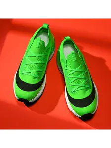 Men's ZoomX full-length air cushion running shoes with breathable flyknit upper, professional racing and training sneakers, ideal for outdoor sports and casual wear.