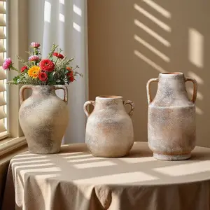 Vintage Ceramic Flower Vase with Handle, Decorative Bottle for Home Decoration, Indoor Ornament and Floral Arrangement Prop