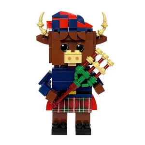 Highland Cow Building Blocks Set, Collectible Animal Building Toy, Creative Scottish Cow Bagpiper Brick Set for Adults & Kids (Age 3+), DIY Home Office Decor, STEM Education-Gift Ideas