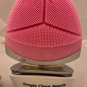 Sonic Silicone Facial Brush / Rechargeable Scrubber Cleansing