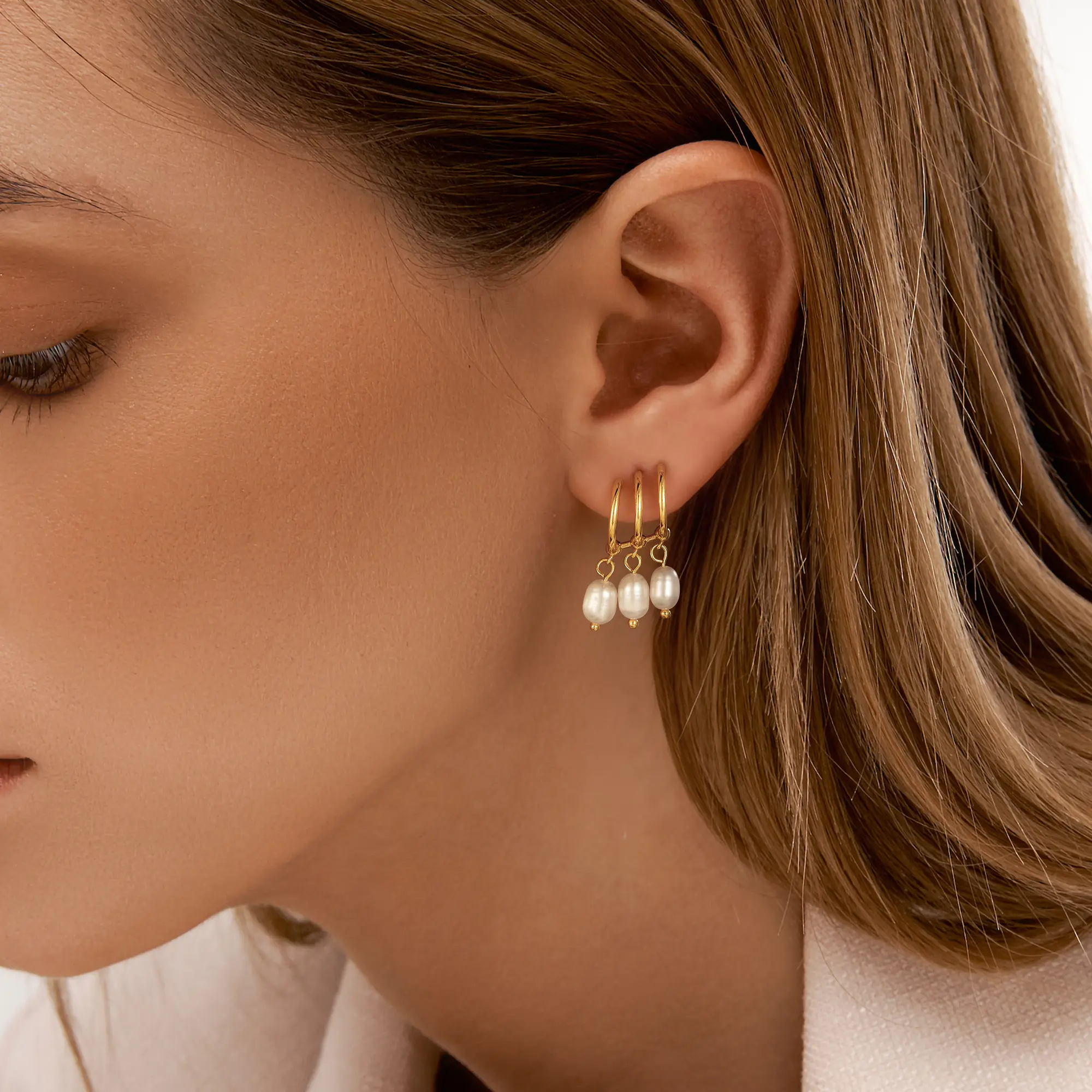 Dearmay Gold Pearl Dangle Earrings for Women, Small Pearl Drop Huggie Hoop Earrings, Hypoallergenic Dainty Gold Earrings Wedding Jewelry Gifts for Women Trendy