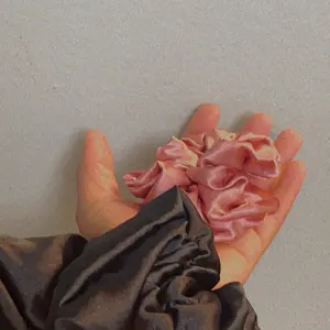 Oversized Scrunchie with Small Normal Scrunchie Unchie - Soft Fabric Design, Ideal for Everyday Use