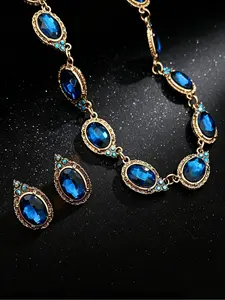 A vintage set (silver studded diamond oval earrings+high-end retro necklace), with a light luxury palace style, can be used as gift jewelry and declaration jewelry, and is also suitable for summer jewelry or collecting layered necklaces. Suitable for wome
