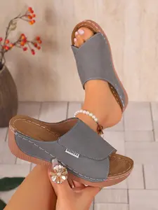 Women's Thick Sole Wedge Sandals, Solid Color Slip-On Flip Flops, Comfortable Summer Footwear, Casual Style, Easy to Wear, Indoor Outdoor Sandals