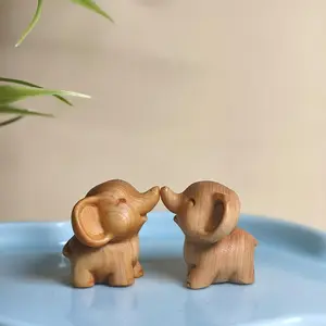 1pc 3D Carved Wood Elephant Figurine - Collectible Miniature Animal Decorative Figurine, Mother's Day Gift, Christmas Home Decor for Multiple Room Types, Collectible Figurines, Miniature Figurines
