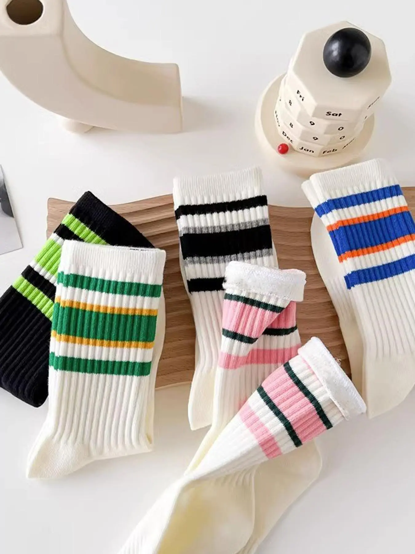 Women's 5 Pairs Contrast Stripes Print Crew Socks, Casual Moisture Wicking Socks, Soft Comfy Breathable Socks for All Seasons Daily Wear, Socks Set